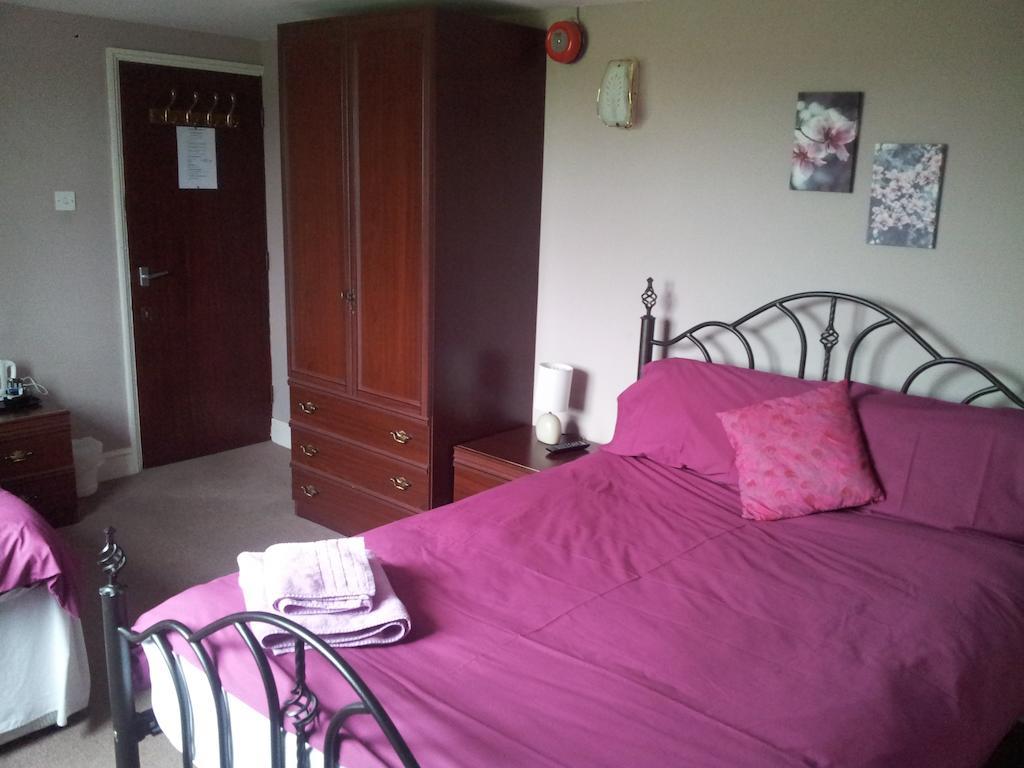 Shoulder Of Mutton Hotel Milton Keynes Room photo